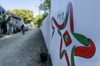 On the street, Huraa