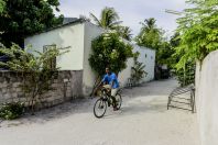 On the street, Huraa