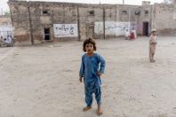 Dívka, Shahbaz Azmat Khel