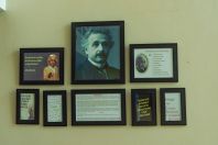 Einstein, Islamabád